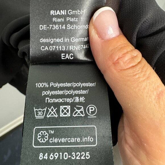 EUC - Riani Dress - White / Cream Size 4 Canada/US - Luxury Designer Dress - Picture 9 of 10